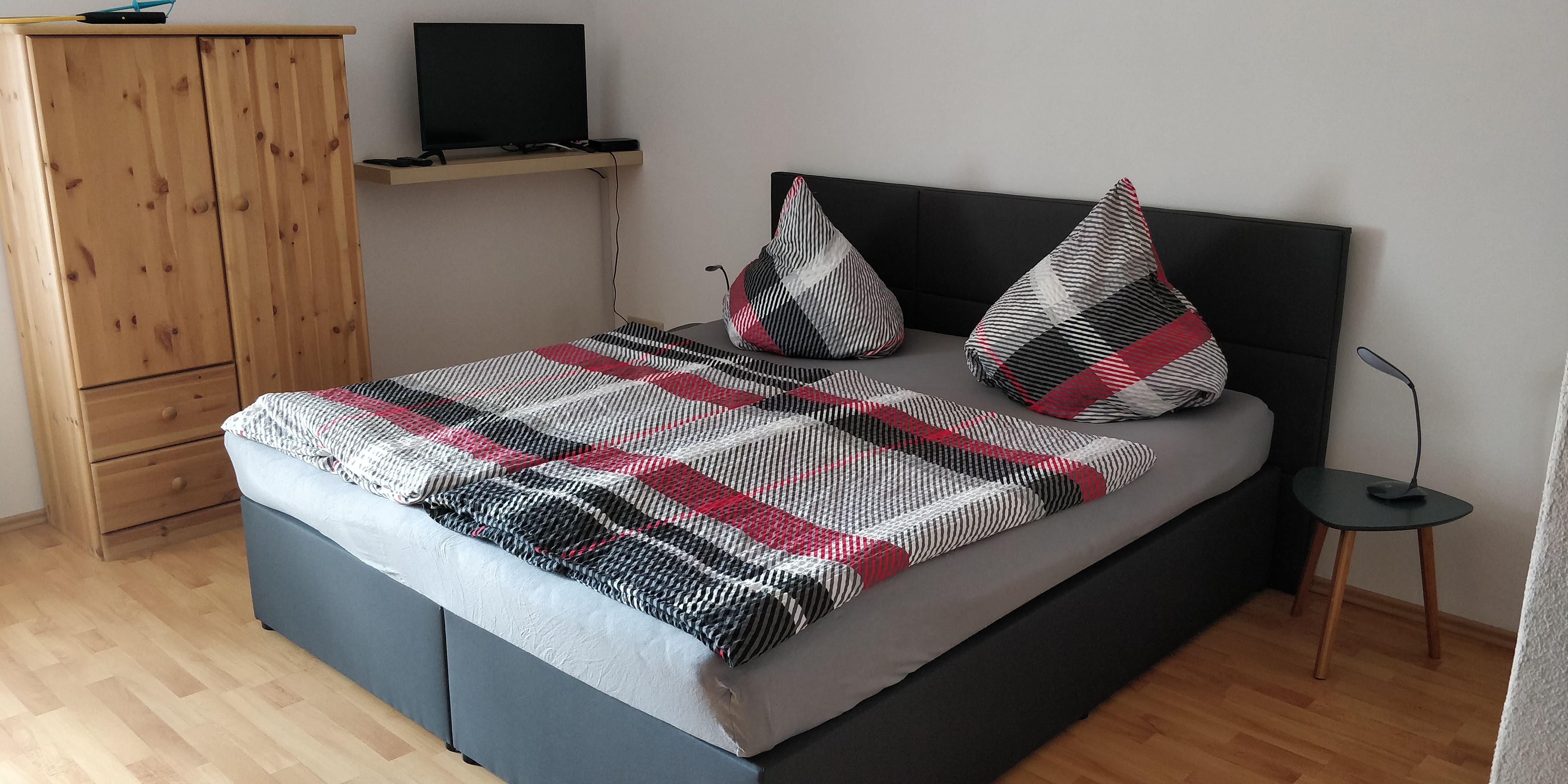 Doppelzimmer mit Doppelbett